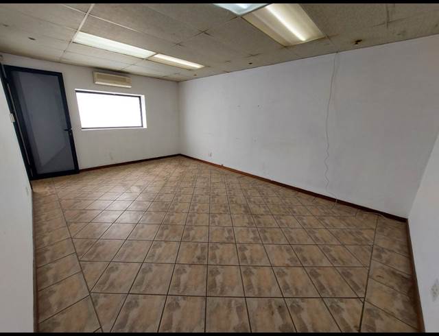 952M² WAREHOUSE TO LET IN HENNOPSPARK