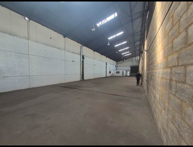 390M² MINI FACTORY TO LET IN HERIOTDALE