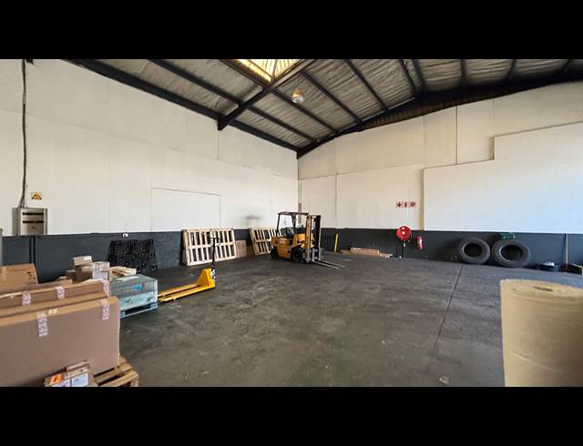306M² WAREHOUSE TO LET IN JET PARK