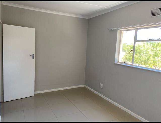 2 bed property to rent in LANGERUG