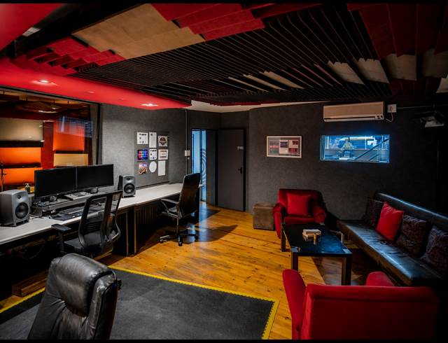248M² OFFICE TO LET IN BRAAMFONTEIN WERF
