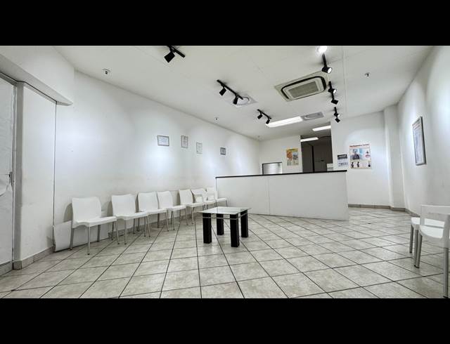 80M² OFFICE TO LET IN LA ROCHELLE