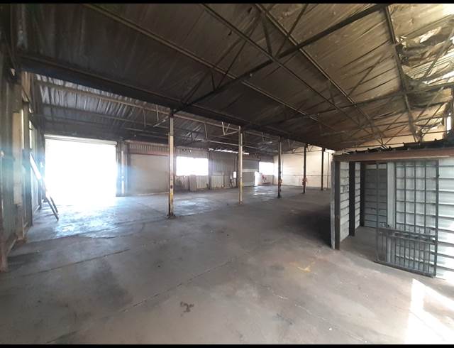 520M² MINI FACTORY TO LET IN FACTORIA