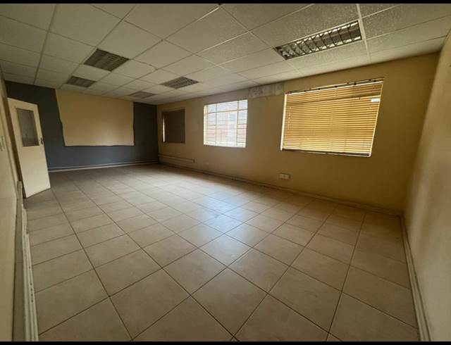 573M² OFFICE TO LET IN MODDERFONTEIN