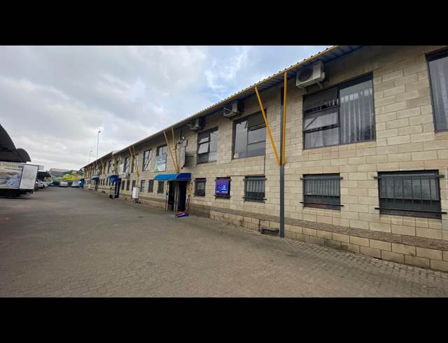 150M² WAREHOUSE TO LET IN HENNOPSPARK INDUSTRIAL