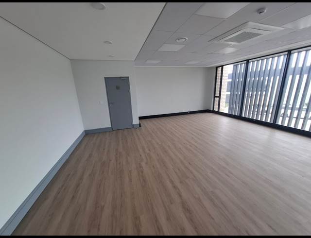 565M² WAREHOUSE TO LET IN STIKLAND INDUSTRIAL