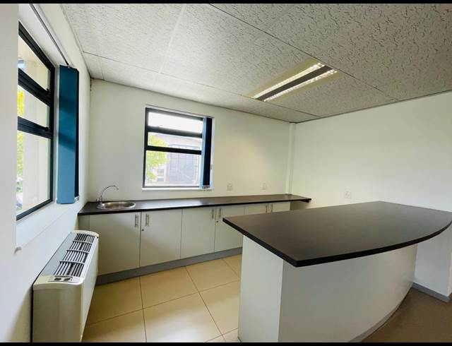 639M² OFFICE TO LET IN RANDJESPARK