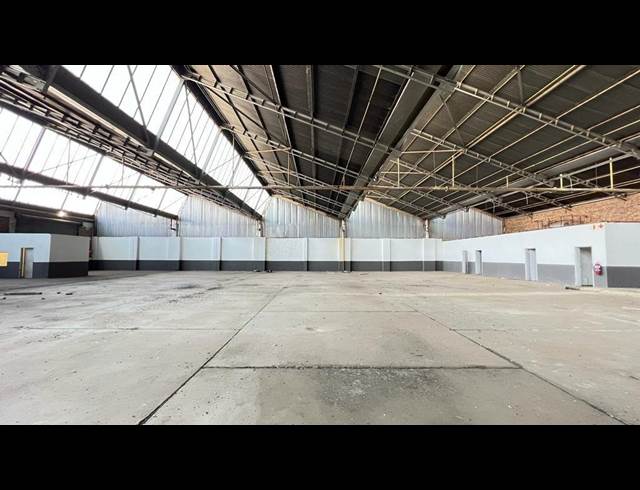 2,800M² WAREHOUSE TO LET IN TROJAN