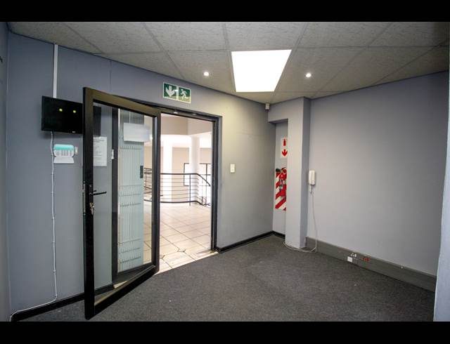 147M² OFFICE TO LET IN EDENVALE CENTRAL