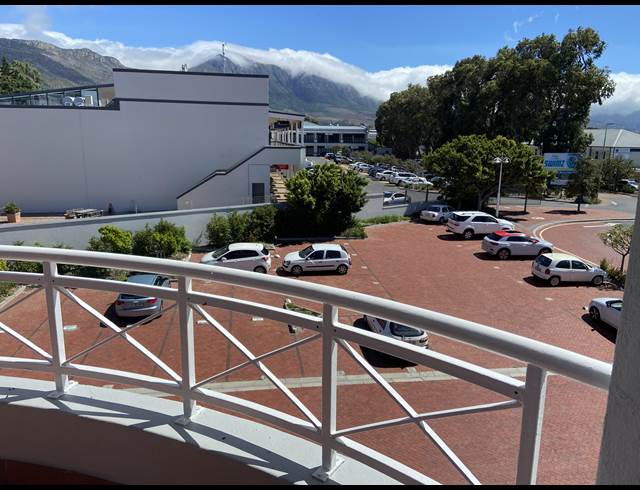 110M² OFFICE TO LET IN WESTLAKE