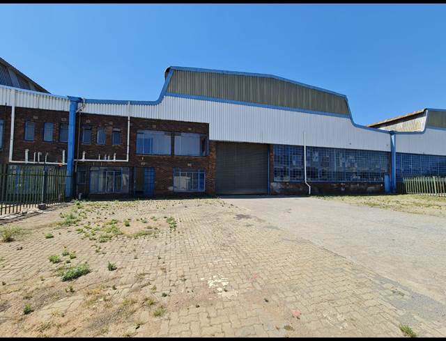 1,004M² WAREHOUSE RENTED IN ROODEKOP