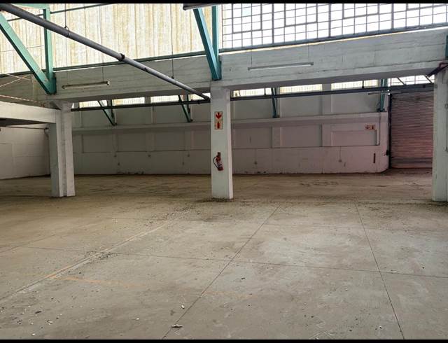 1,125M² WAREHOUSE TO LET IN STEELEDALE