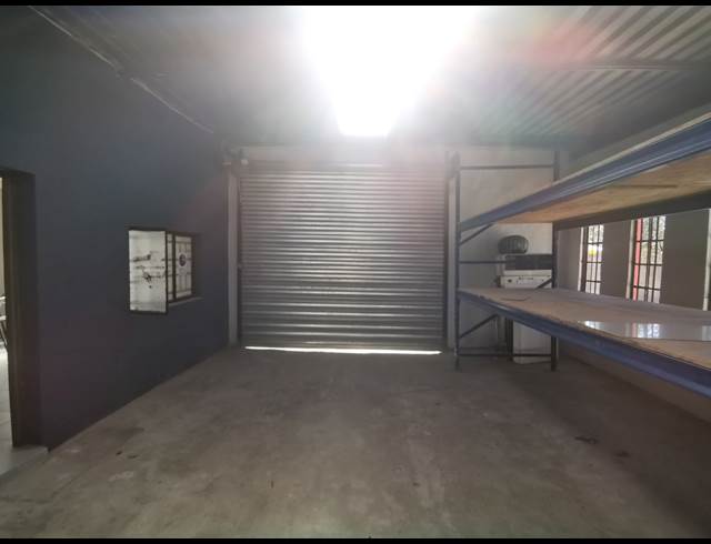 2,000M² WAREHOUSE TO LET IN PETIT