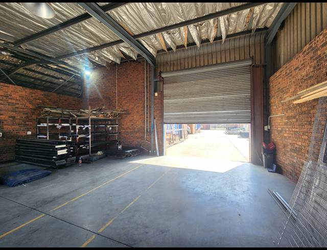 700M² WAREHOUSE TO LET IN WADEVILLE