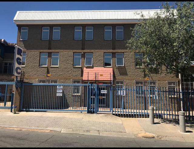 300M² WAREHOUSE TO LET IN KEW