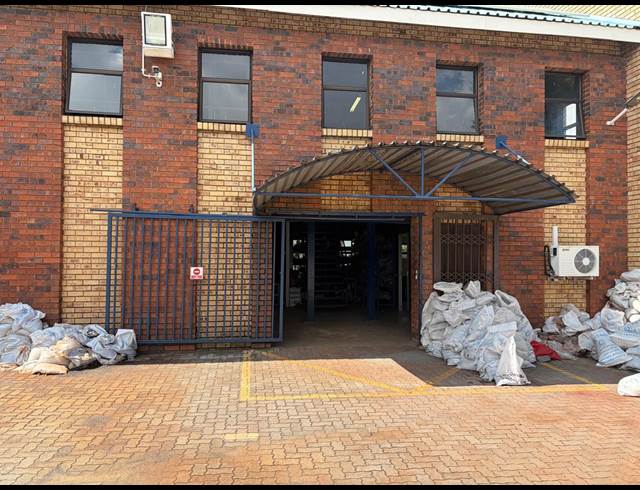 829M² WAREHOUSE TO LET IN CITY DEEP