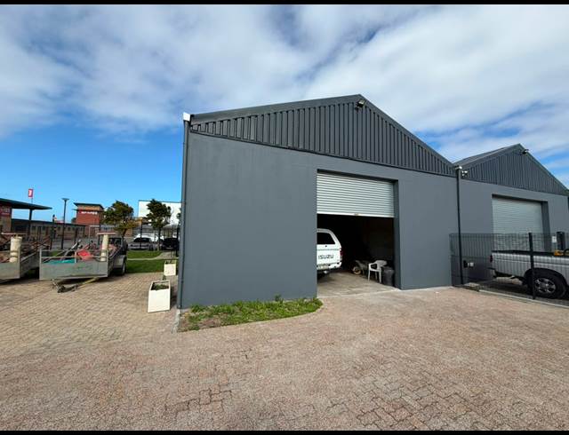 200M² WAREHOUSE TO LET IN PHILIPPI