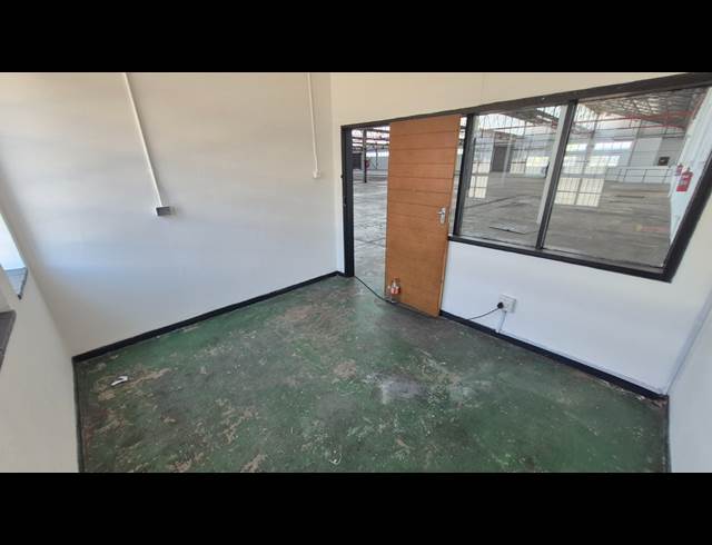 4,280M² WAREHOUSE TO LET IN BOKSBURG EAST
