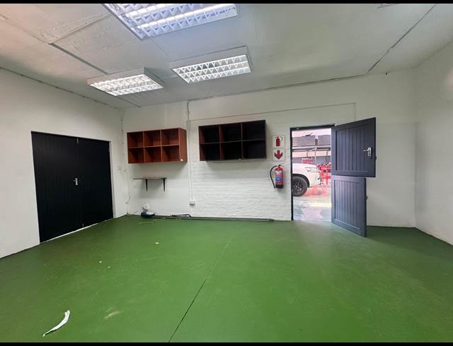 6,666M² WAREHOUSE TO LET IN GLEN ANIL