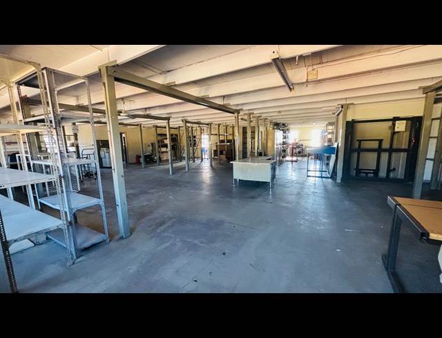 800M² OFFICE TO LET IN FLORIDA