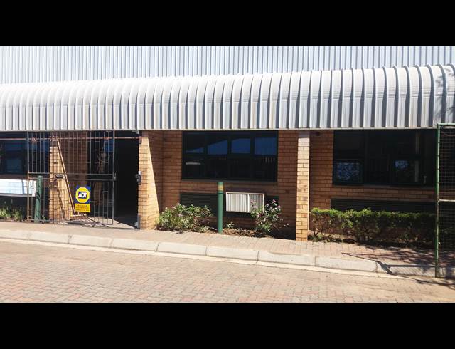 1,037M² WAREHOUSE RENTED IN CITY DEEP