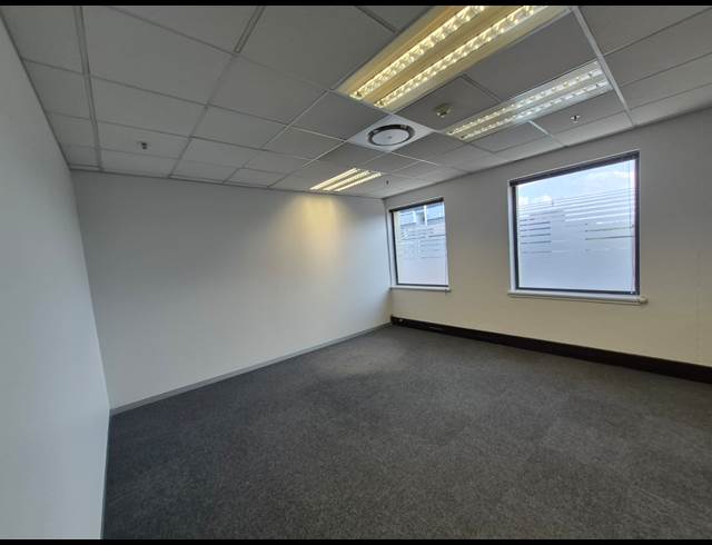 712M² OFFICE TO LET IN ROSEBANK
