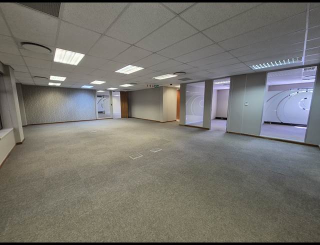 515M² OFFICE TO LET IN SANDTON CENTRAL