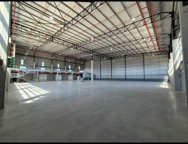 2,322M² WAREHOUSE TO LET IN ATLANTIC HILLS