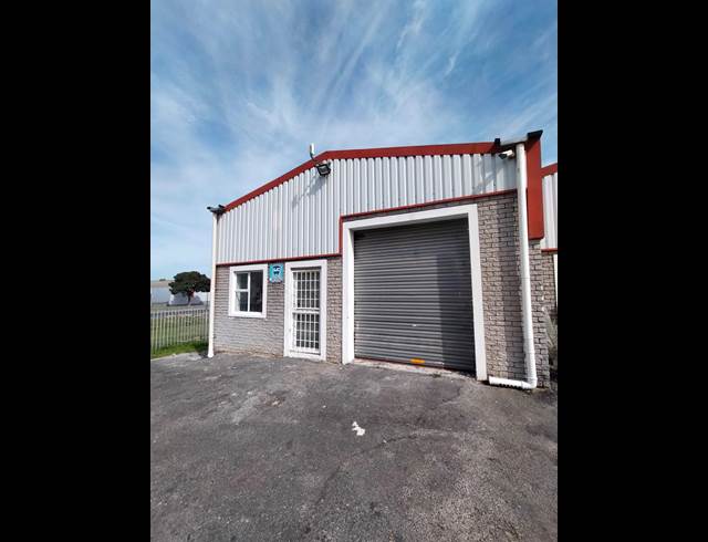 157M² FACTORY RENTED IN OKAVANGO PARK