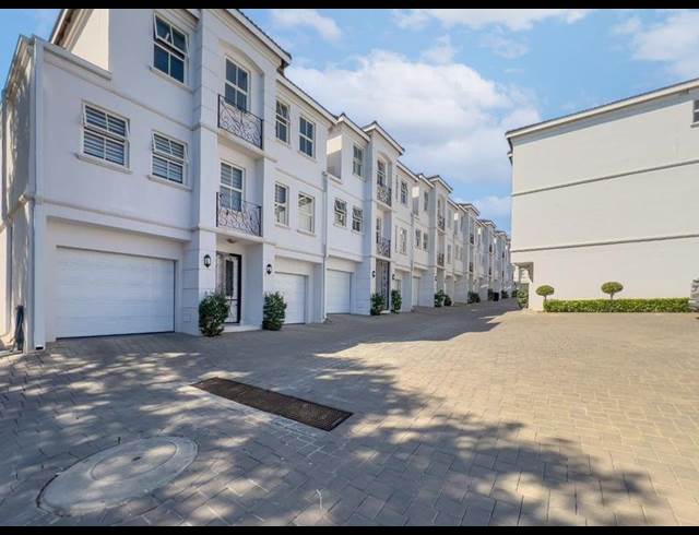 3 BEDROOM PROPERTY TO RENT IN BRYANSTON