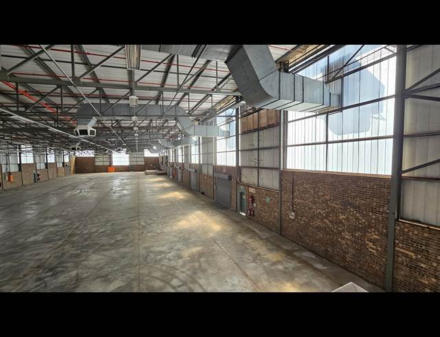 2,700M² WAREHOUSE TO LET IN ROSSLYN