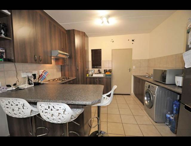 2 bed property to rent in NORTHRIDING
