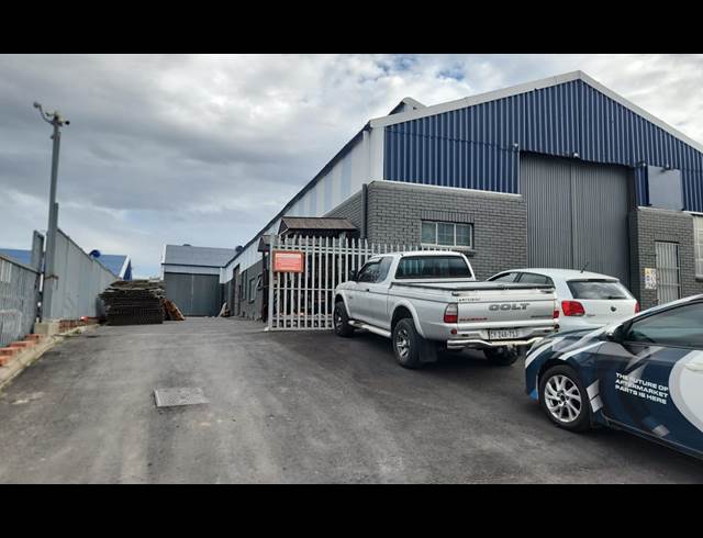425M² WAREHOUSE TO LET IN STIKLAND INDUSTRIAL