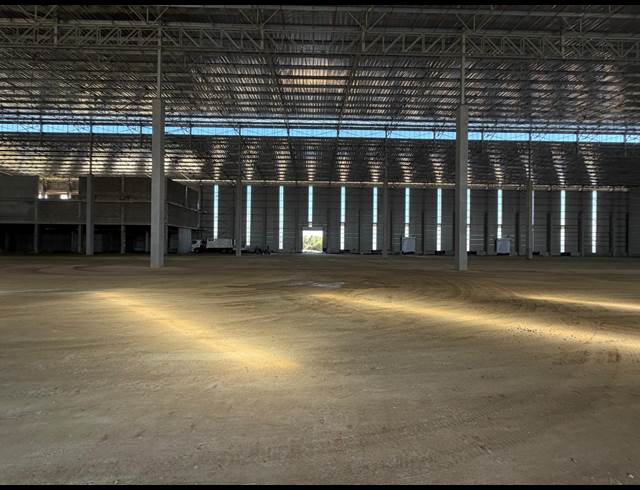 11,443M² WAREHOUSE TO LET IN HALFWAY HOUSE