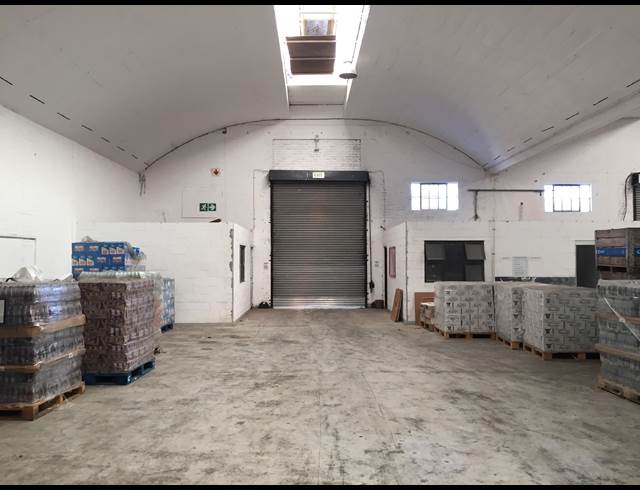 395M² FACTORY RENTED IN BEACONVALE