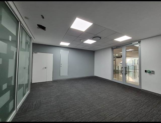 1,180M² OFFICE TO LET IN ILLOVO