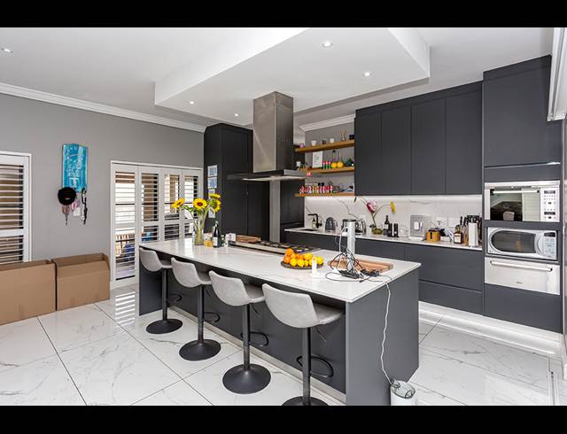 5 BEDROOM HOUSE TO LET IN ATLANTIC BEACH GOLF ESTATE