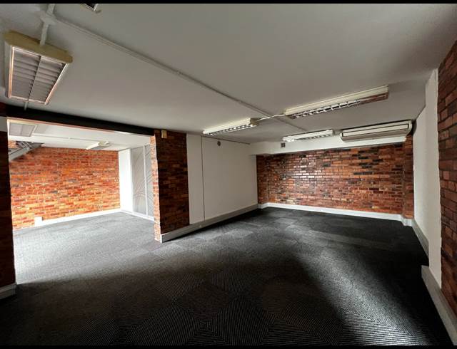 229M² OFFICE TO LET IN GREEN POINT