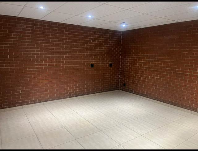 25M² OFFICE TO LET IN ORMONDE