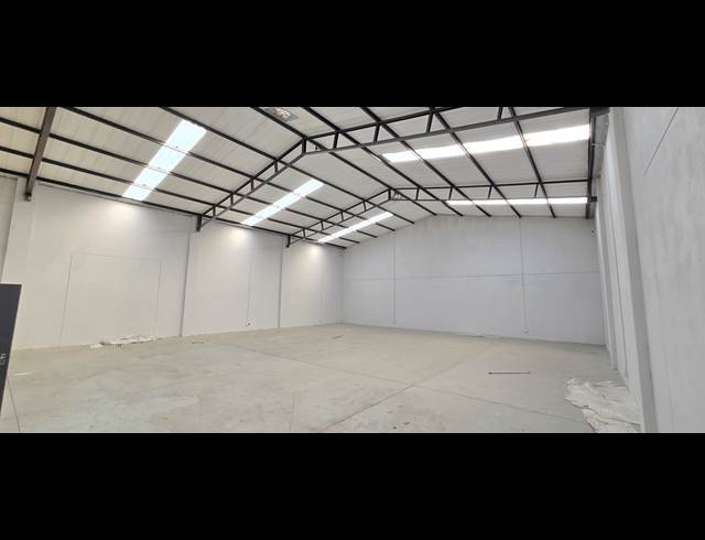 435M² WAREHOUSE TO LET IN COSMO BUSINESS PARK