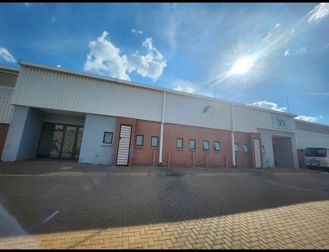 673M² WAREHOUSE TO LET IN OLIFANTSFONTEIN