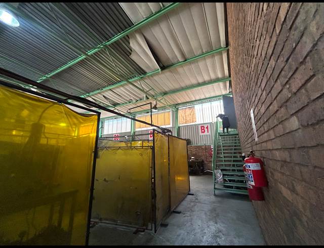 500M² WAREHOUSE TO LET IN SEBENZA