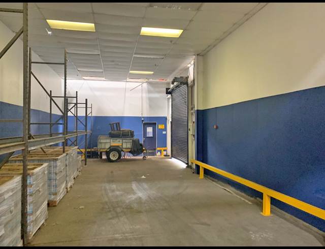 11,500M² WAREHOUSE TO LET IN HALFWAY HOUSE