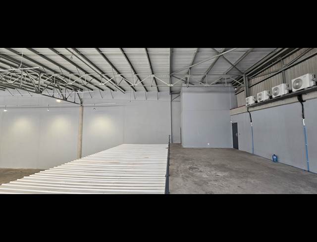 1,122M² WAREHOUSE TO LET IN LANSERIA