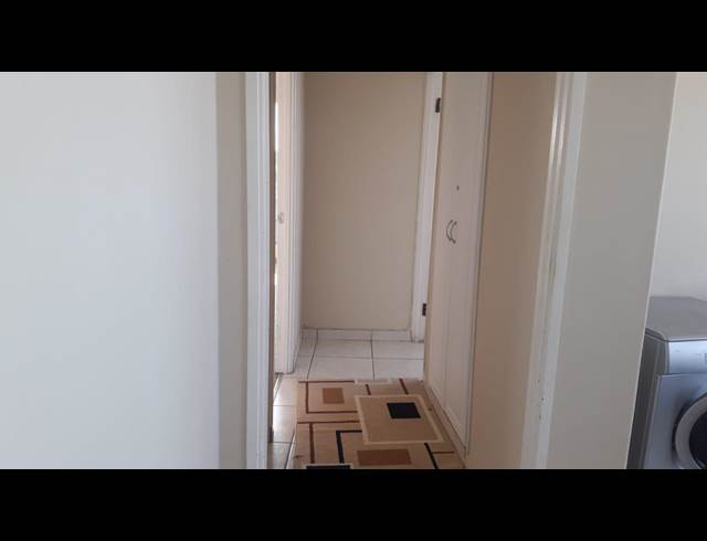 2 BEDROOM FLAT TO LET IN ESSENWOOD