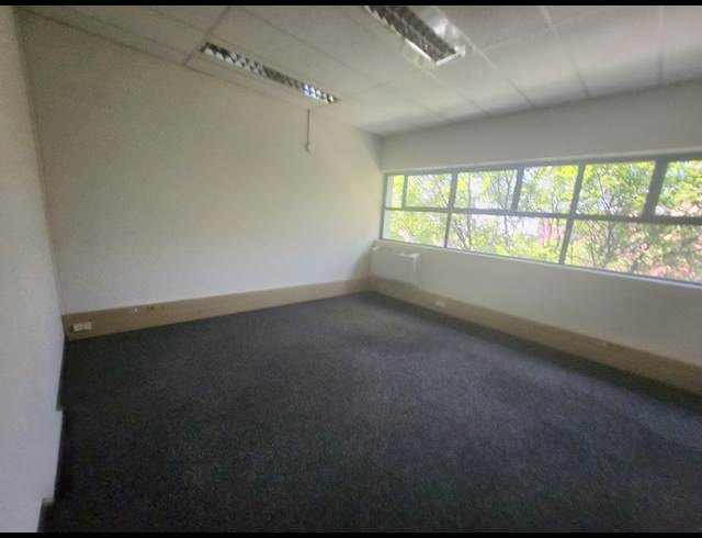 1,153M² OFFICE TO LET IN RANDJESPARK