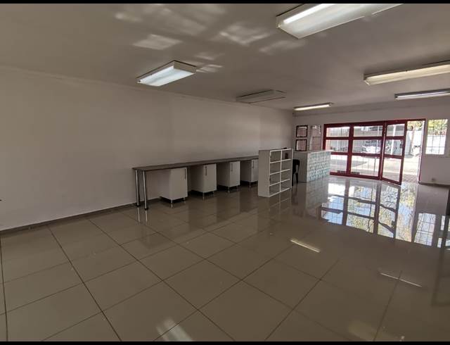 133M² OFFICE TO LET IN VALHALLA