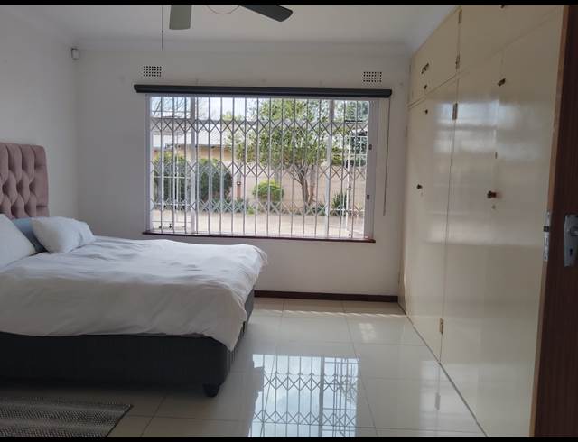 4 BEDROOM FREESTANDING TO LET IN BIRCHLEIGH