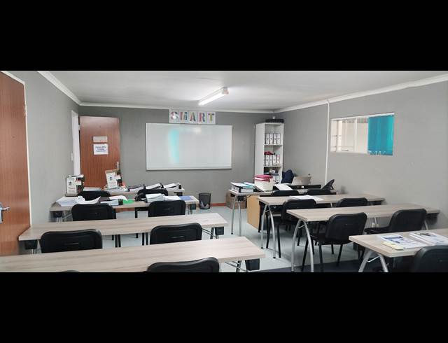 687M² BUILDING TO LET IN NELSPRUIT INDUSTRIAL