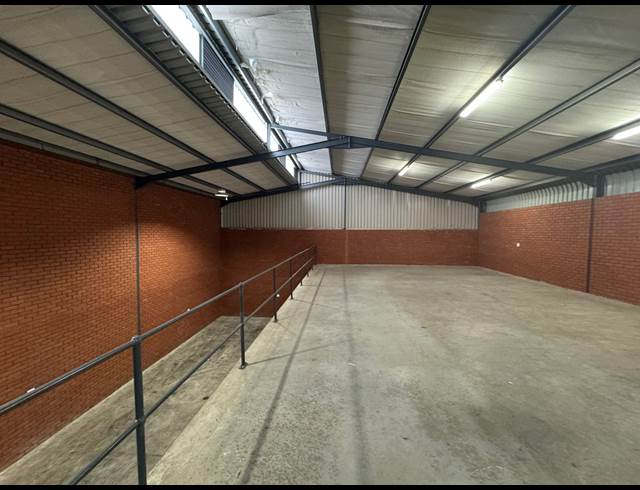 488M² WAREHOUSE TO LET IN ORMONDE